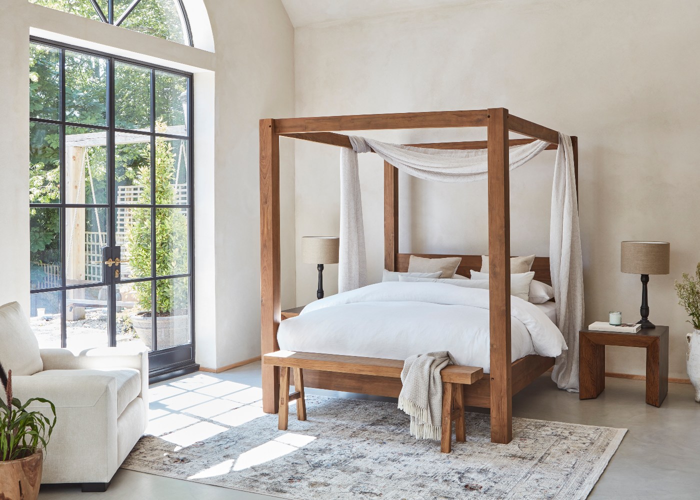 4 Ways to Achieve Minimaluxe: Crafting Tranquil Spaces with Raft Furniture